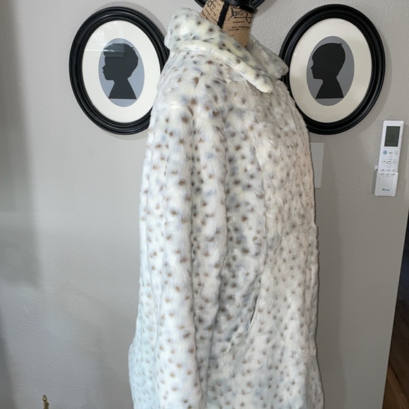 BNWT RAGA FAUX FUR COAT SIZE 1x - Picture 4 of 9